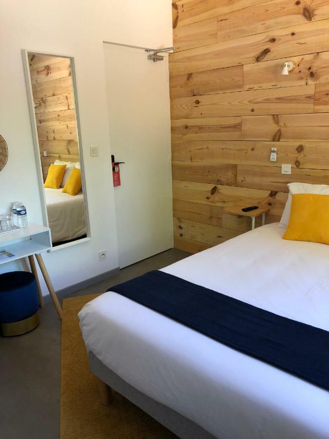 Hotel Du Lac D'Arjuzanx Bagian luar foto